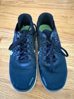 Women’s Black Athletic Running Shoes
